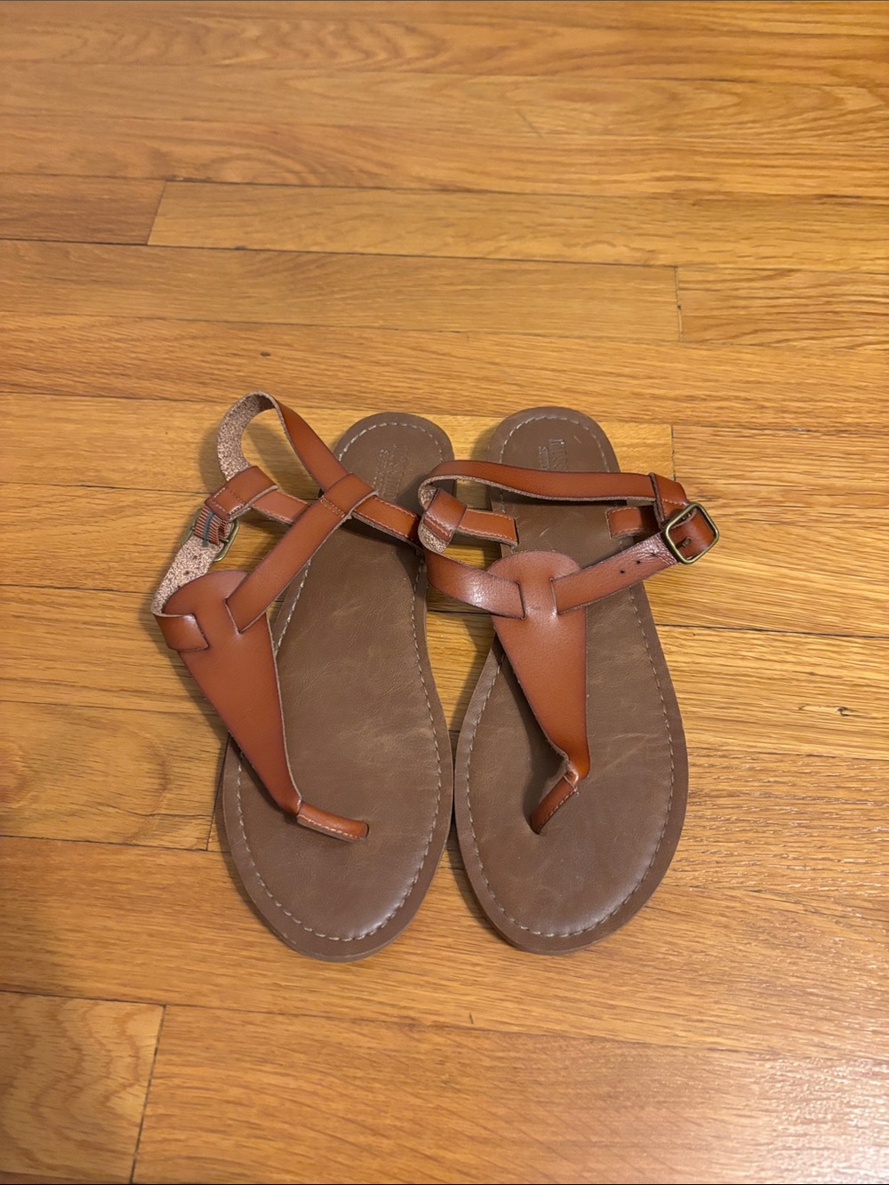 EUC Mossimo camel color sandals